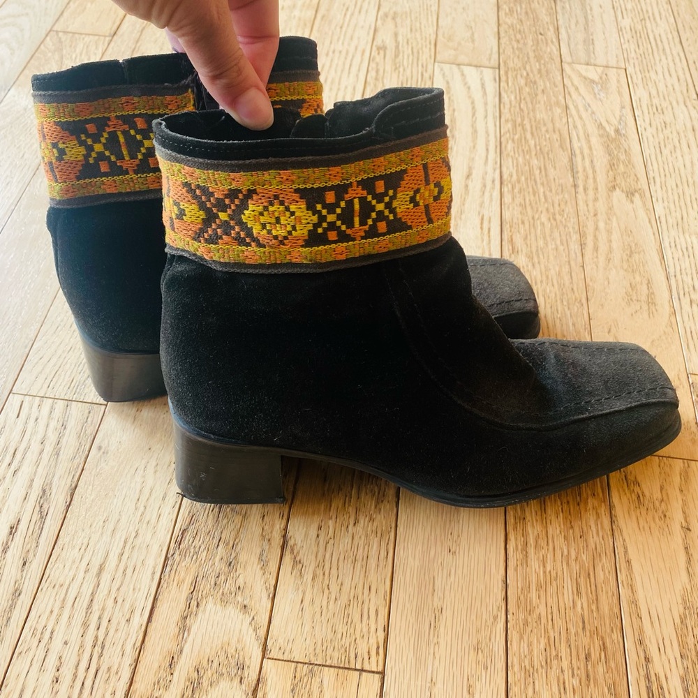 Vintage 70s suede ankle boot black and western tapestry trim boho retro